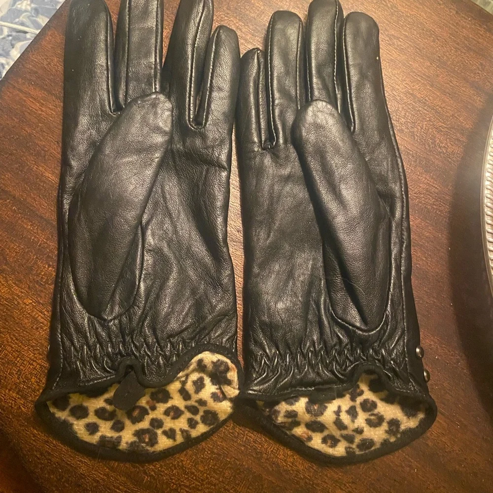 Nine West Studded Black Soft Leather Gloves. Womens M-L. Worn once.
